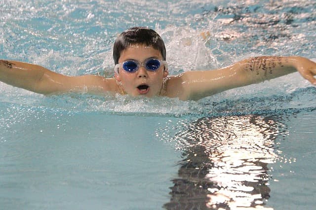 The Ultimate Guide to Choosing the Best Swimming Goggles